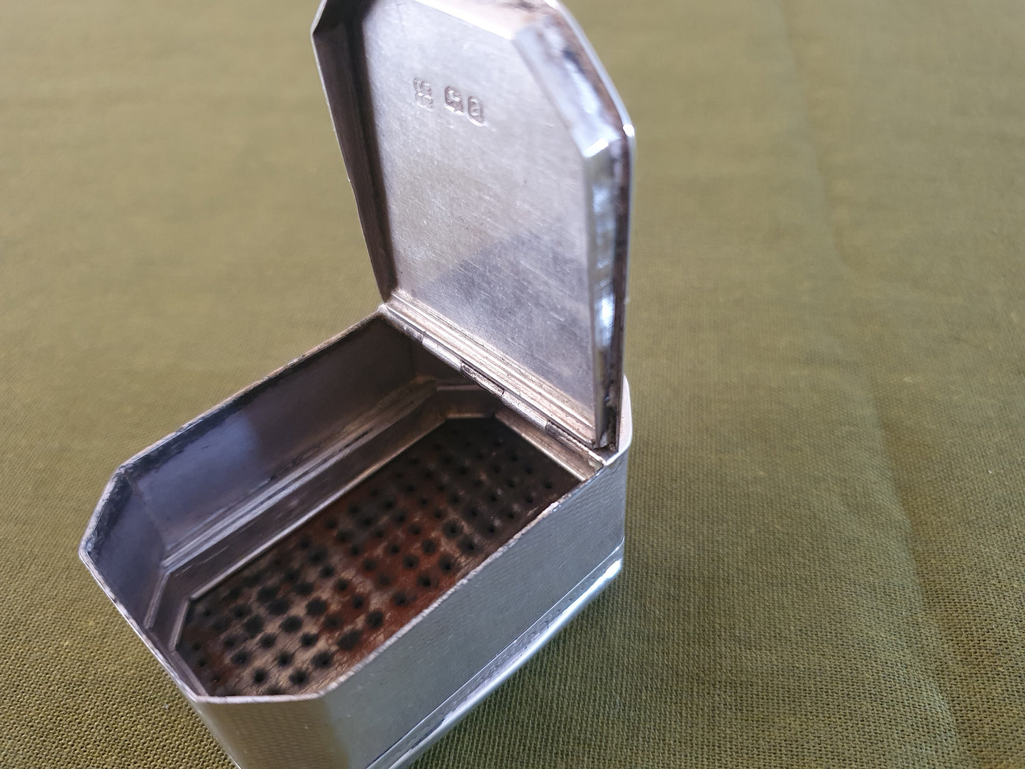 Superb Georgian Solid Silver Table Nutmeg Grater. Thomas & James Phipps. 1816.