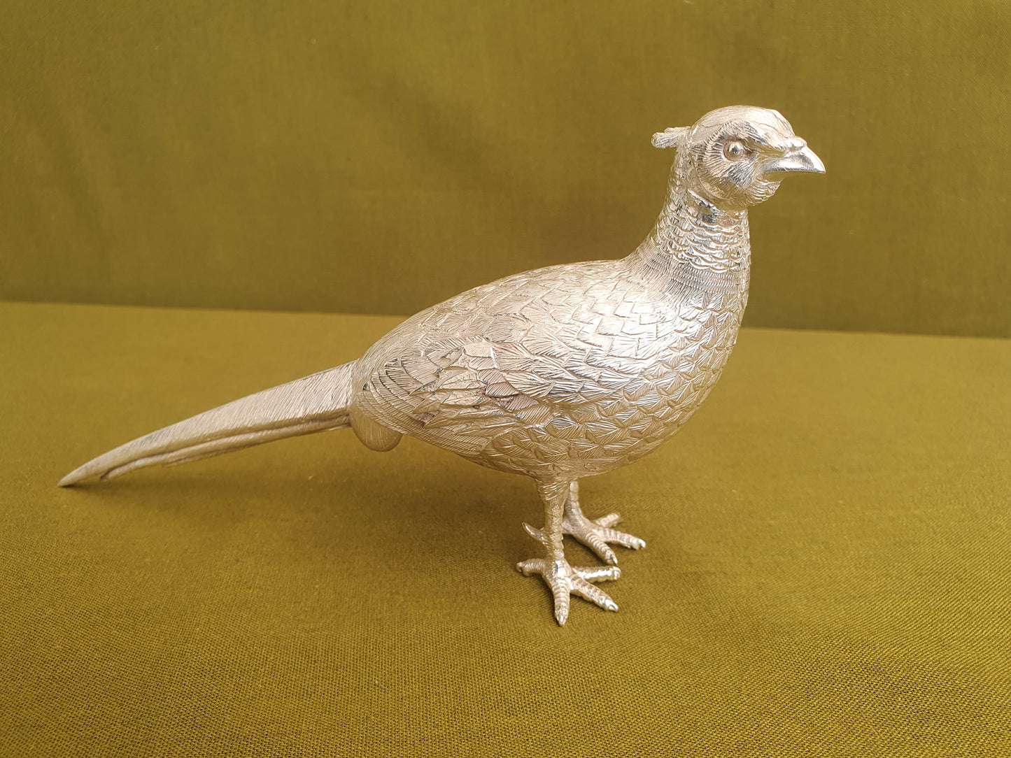 Solid silver pheasant. Cast, fine hand chased detail. 21 CM. 425 Grams.