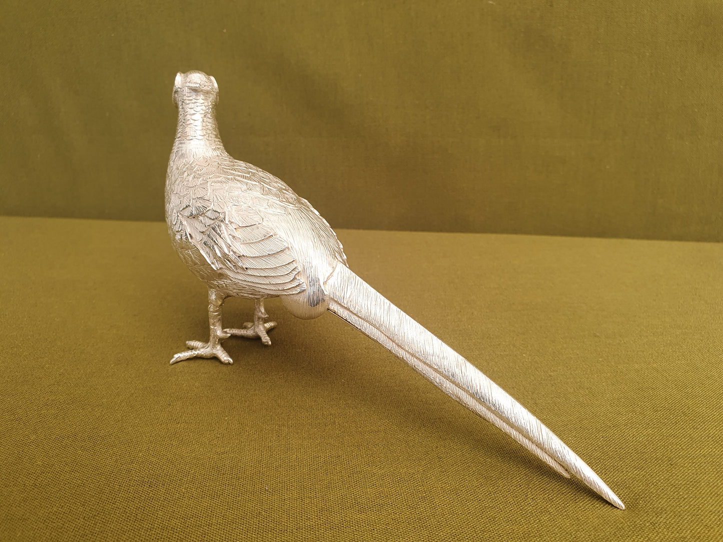 Solid silver pheasant. Cast, fine hand chased detail. 21 CM. 425 Grams.