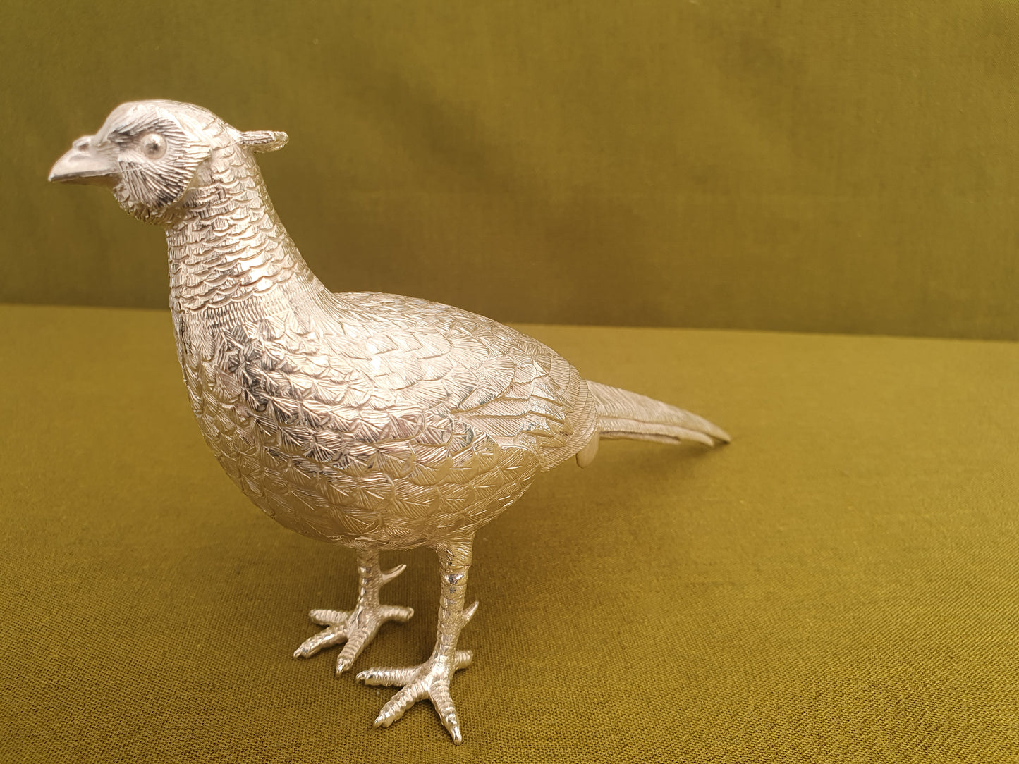 Solid silver pheasant. Cast, fine hand chased detail. 21 CM. 425 Grams.
