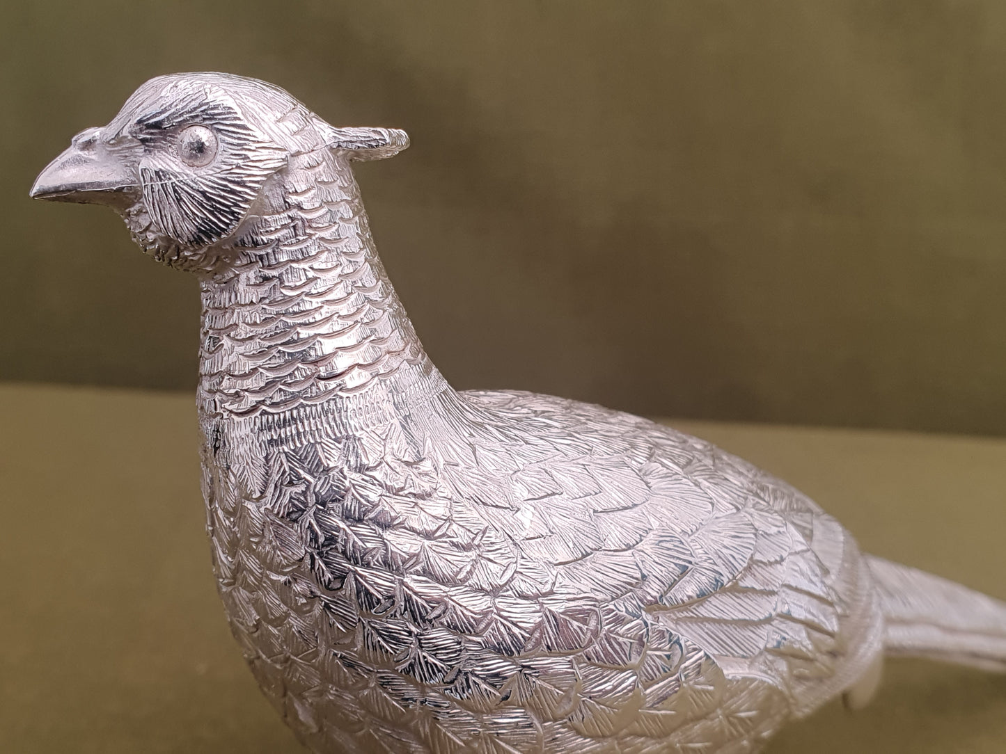 Solid silver pheasant. Cast, fine hand chased detail. 21 CM. 425 Grams.