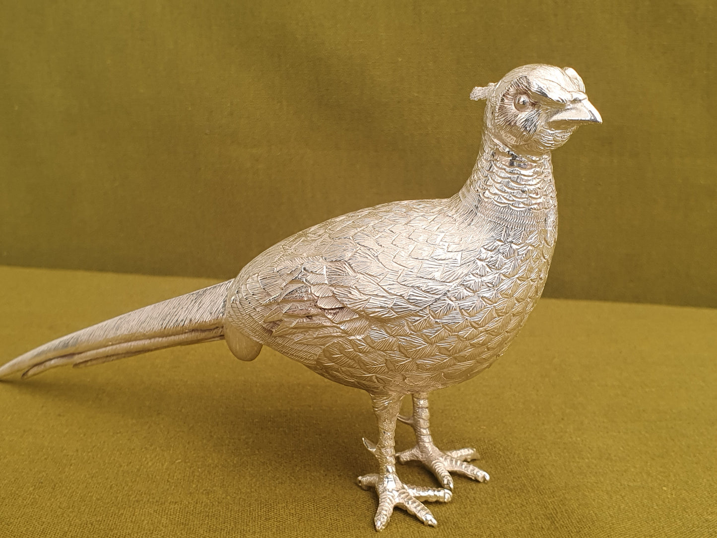 Solid silver pheasant. Cast, fine hand chased detail. 21 CM. 425 Grams.