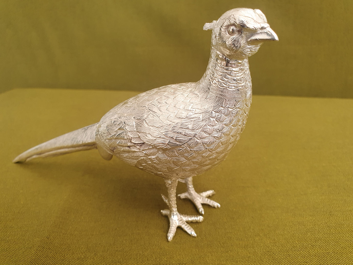 Solid silver pheasant. Cast, fine hand chased detail. 21 CM. 425 Grams.