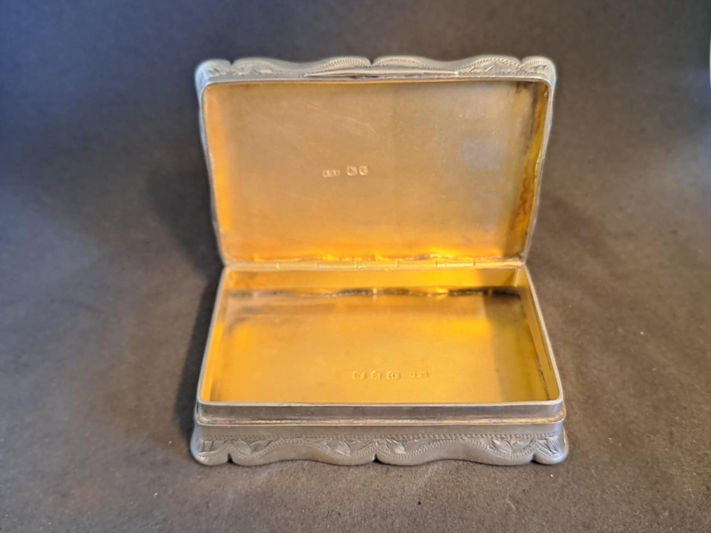 Solid Silver Snuff Box. Birmingham 1899. Rolason Brothers.