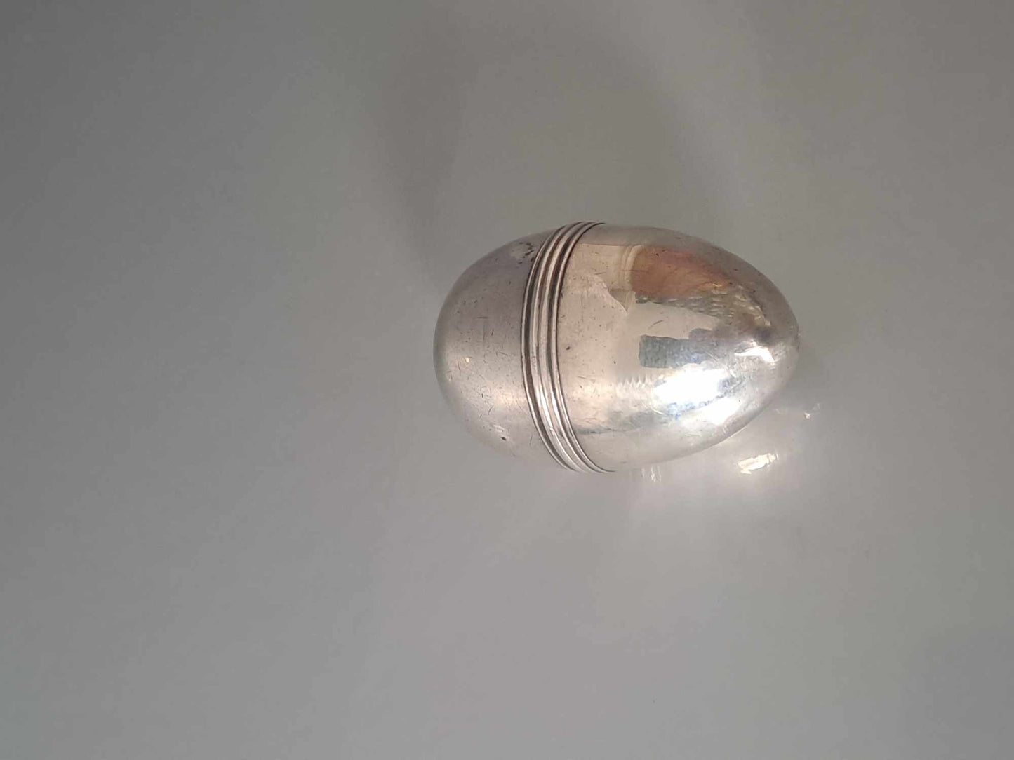 Georgian solid silver egg shaped nutmeg grater. Samuel Meriton.