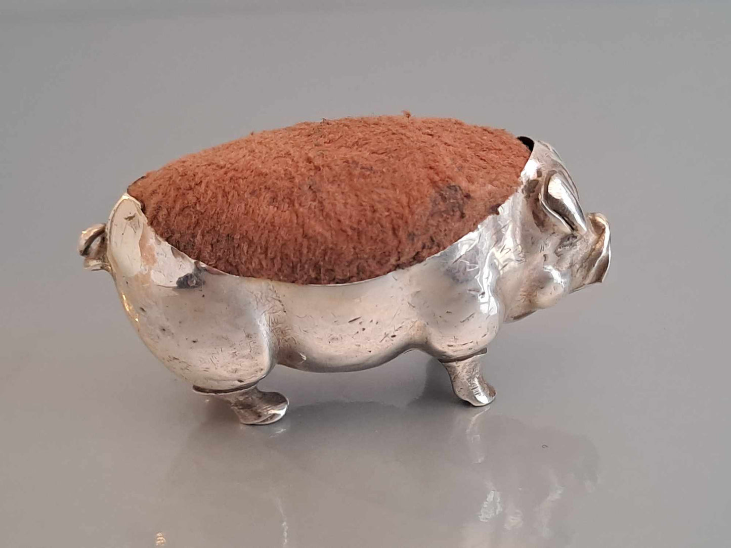Solid silver pig pin cushion. Levi & Salaman. Birmingham 1906.