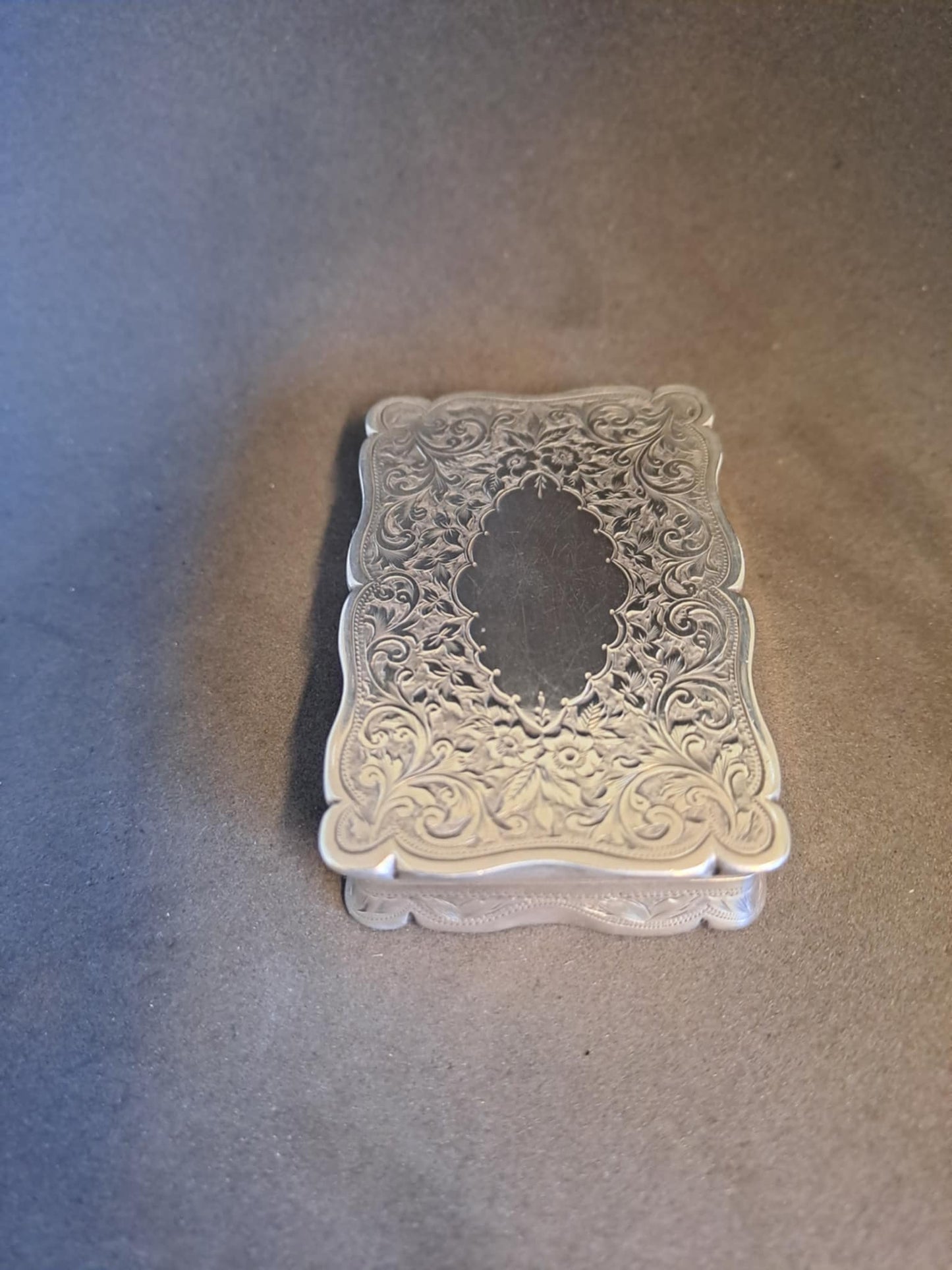 Solid Silver Snuff Box. Birmingham 1899. Rolason Brothers.