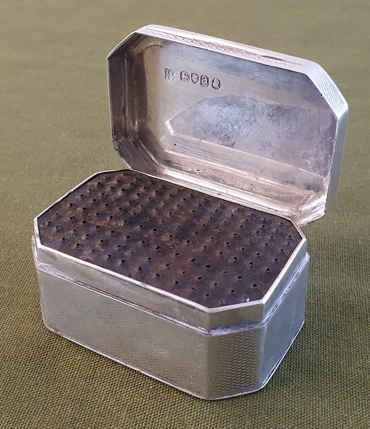 Superb Georgian Solid Silver Table Nutmeg Grater. Thomas & James Phipps.  1816.