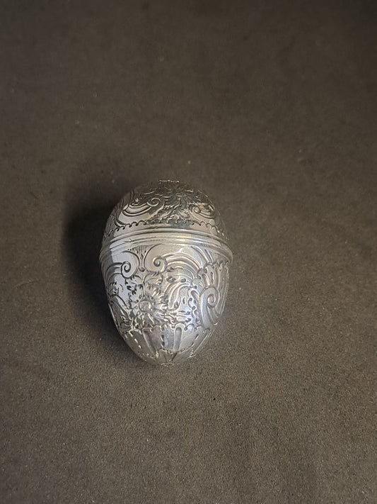 Georgian Solid Silver Floral Egg Nutmeg Grater. Samuel Meriton.
